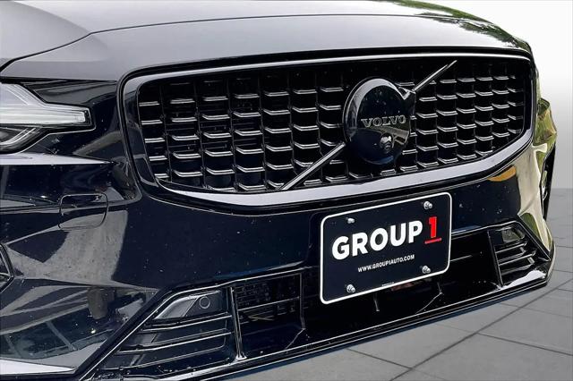 2023 Volvo S60 B5 Ultimate Black Edition