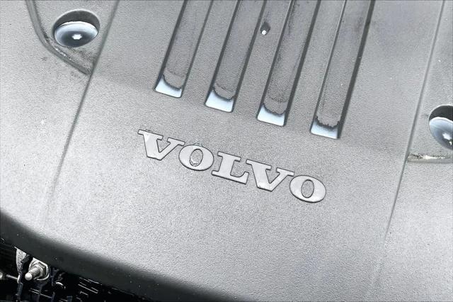 2023 Volvo S60 B5 Ultimate Black Edition