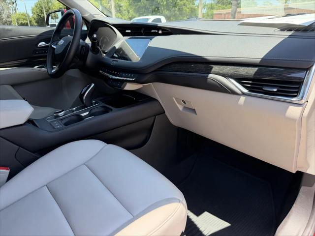 2023 Cadillac XT4 FWD Premium Luxury
