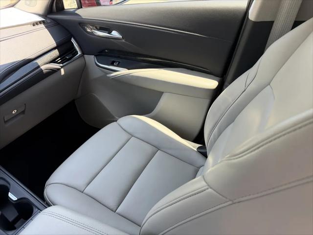 2023 Cadillac XT4 FWD Premium Luxury