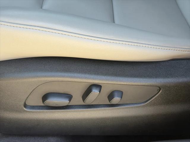 2023 Cadillac XT4 FWD Premium Luxury
