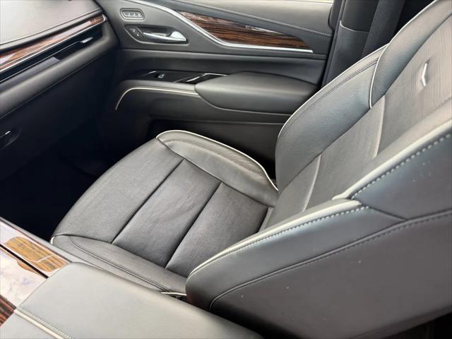 2022 Cadillac Escalade 2WD Premium Luxury