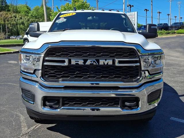 2024 Ram 3500 Tradesman Crew Cab 4x4 6'4" Box