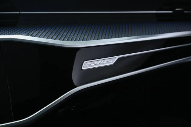 2025 Audi RS 6 Avant Performance quattro tiptronic