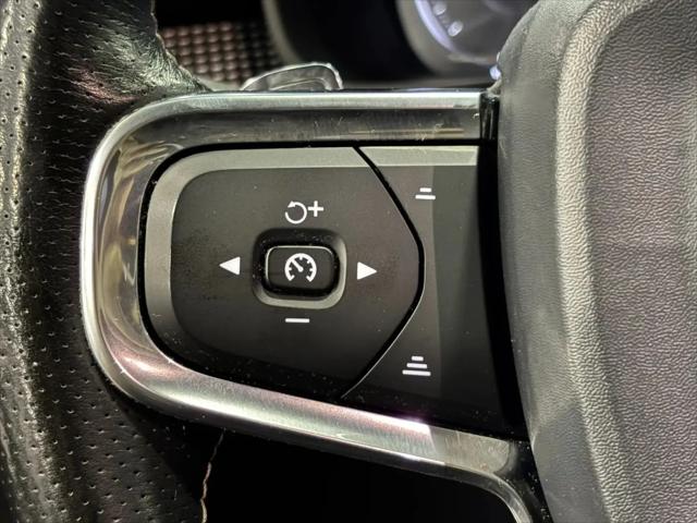 2020 Volvo XC40 T4 R-Design