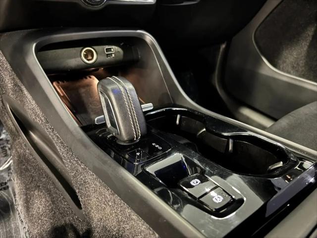 2020 Volvo XC40 T4 R-Design