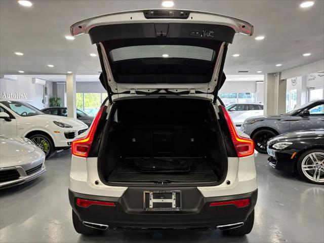 2020 Volvo XC40 T4 R-Design