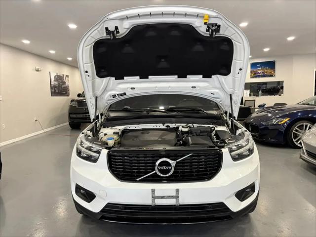 2020 Volvo XC40 T4 R-Design