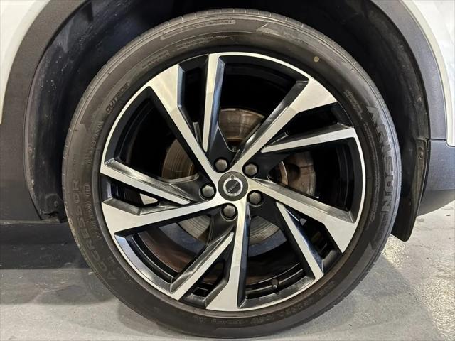 2020 Volvo XC40 T4 R-Design