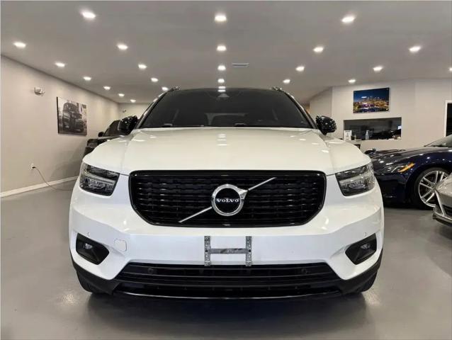 2020 Volvo XC40 T4 R-Design