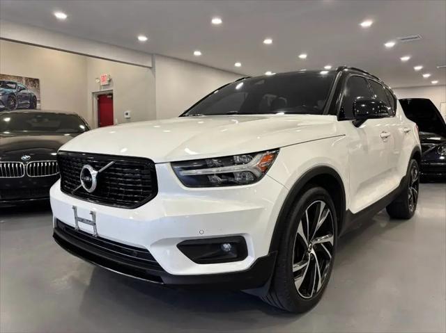 2020 Volvo XC40 T4 R-Design