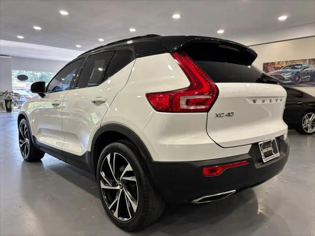 2020 Volvo XC40 T4 R-Design