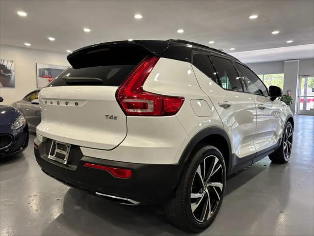 2020 Volvo XC40 T4 R-Design