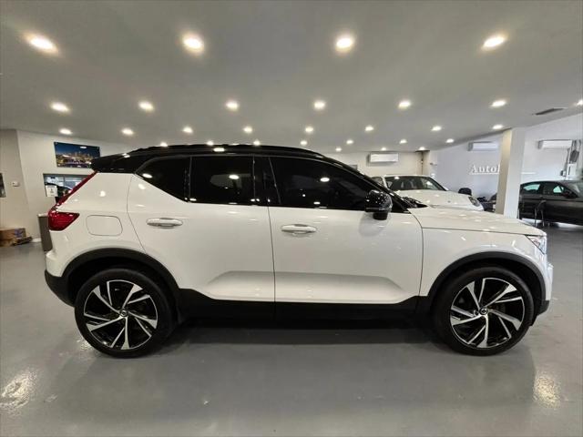 2020 Volvo XC40 T4 R-Design