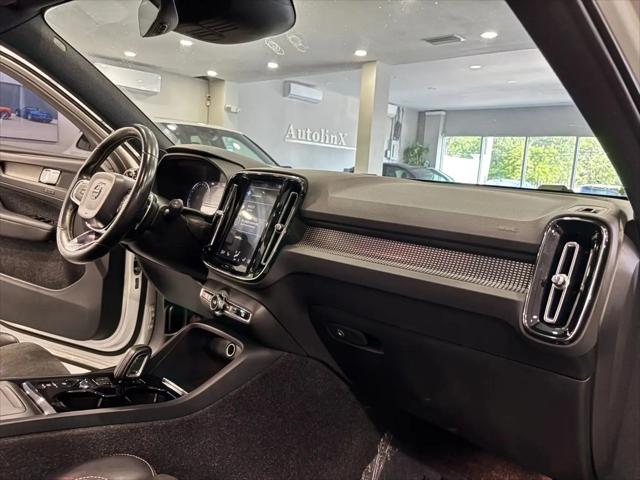 2020 Volvo XC40 T4 R-Design