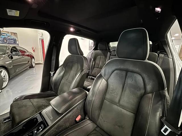 2020 Volvo XC40 T4 R-Design