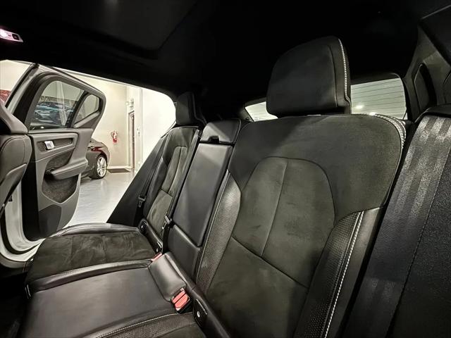 2020 Volvo XC40 T4 R-Design