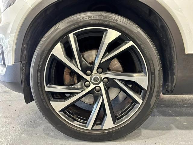 2020 Volvo XC40 T4 R-Design