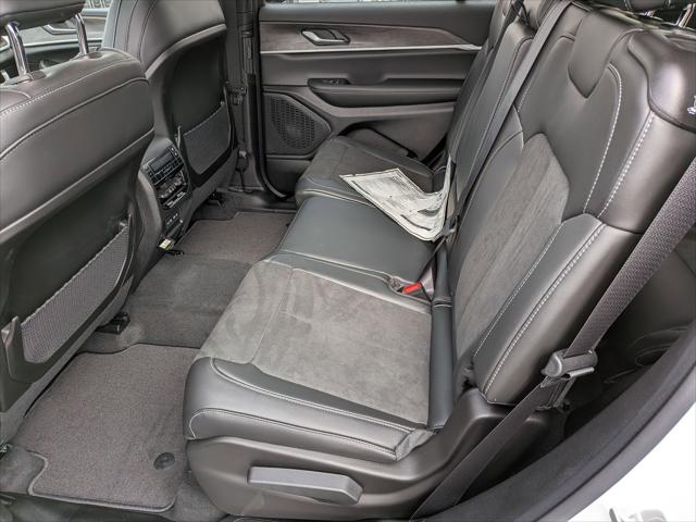 2026 Jeep Grand Cherokee L Altitude 4x4