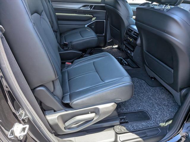 2026 Jeep Grand Wagoneer L 4x4