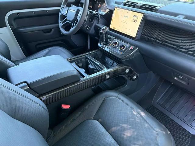 2023 Land Rover Defender 90 V8