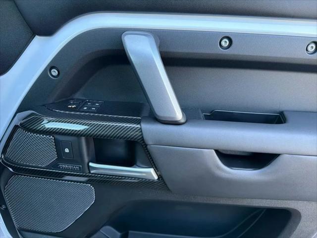 2023 Land Rover Defender 90 V8