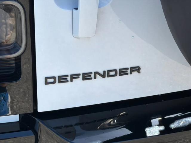 2023 Land Rover Defender 90 V8