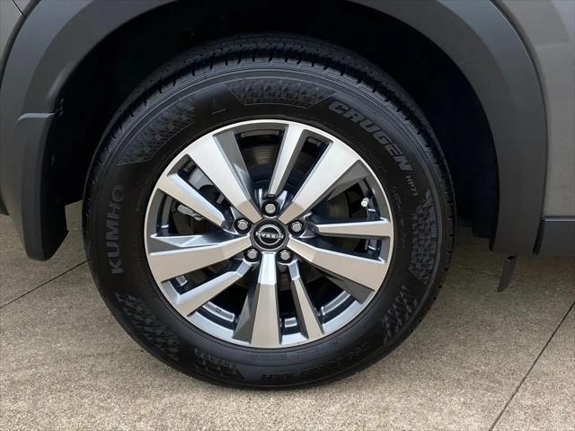 2025 Nissan Pathfinder SL FWD