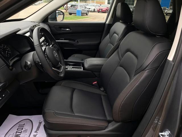 2025 Nissan Pathfinder SL FWD