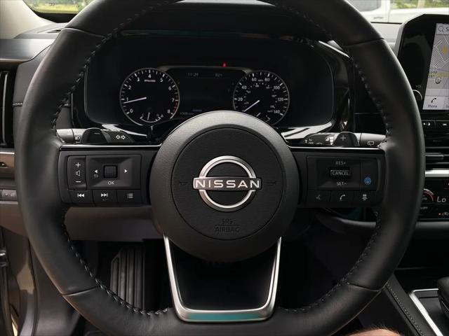 2025 Nissan Pathfinder SL FWD