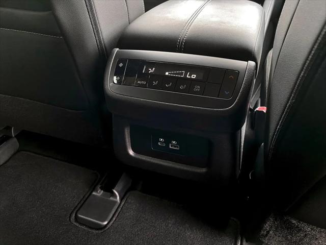 2025 Nissan Pathfinder SL FWD