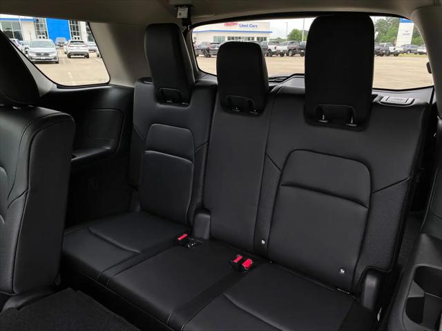 2025 Nissan Pathfinder SL FWD
