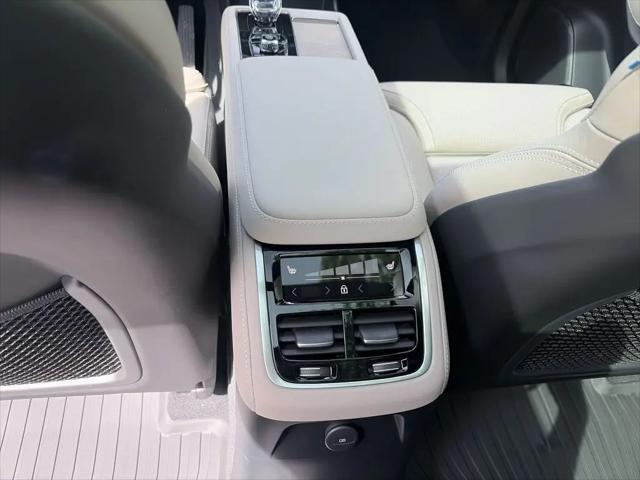 2026 Volvo XC90 Plug-In Hybrid Ultra, T8 AWD, Electric/Gasoline, Bright, 7 Seats