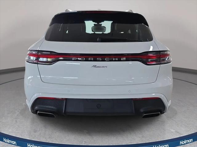 2022 Porsche Macan Macan
