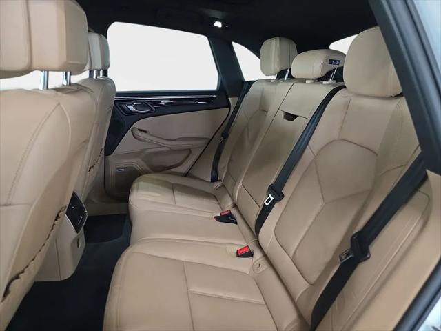 2022 Porsche Macan Macan