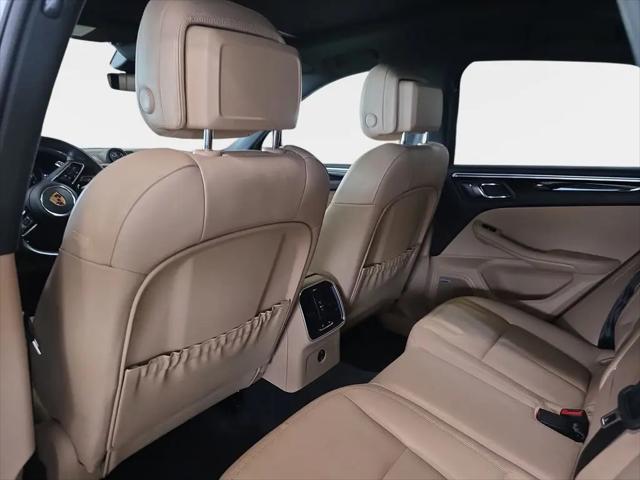 2022 Porsche Macan Macan