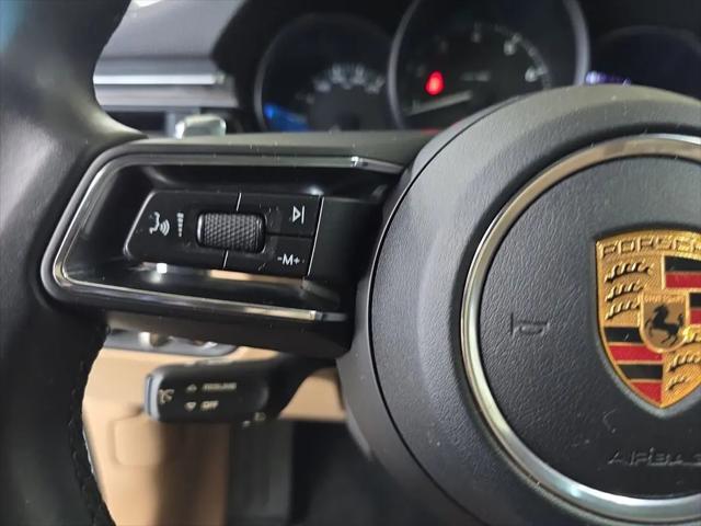 2022 Porsche Macan Macan