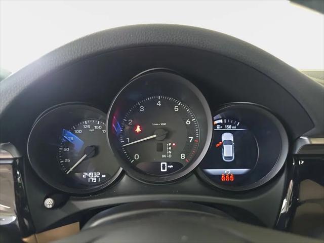 2022 Porsche Macan Macan