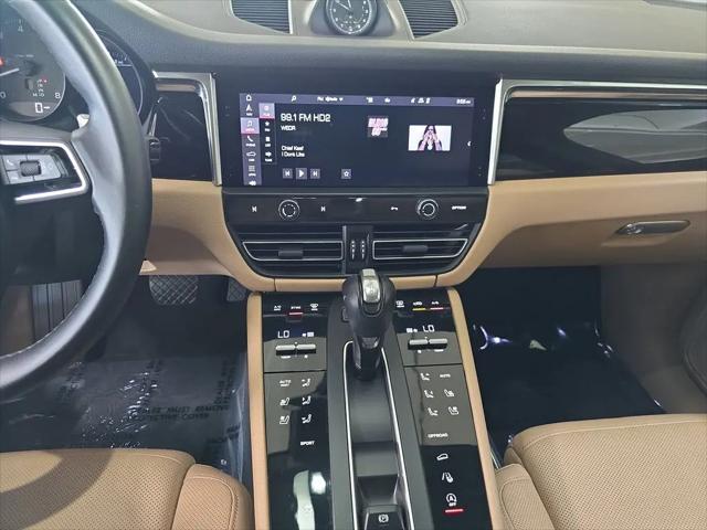 2022 Porsche Macan Macan