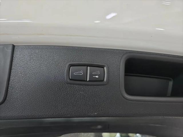 2022 Porsche Macan Macan