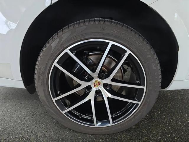 2022 Porsche Macan Macan