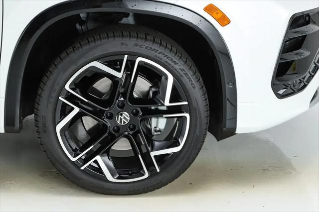 2026 Volkswagen Tiguan SEL R-Line Turbo