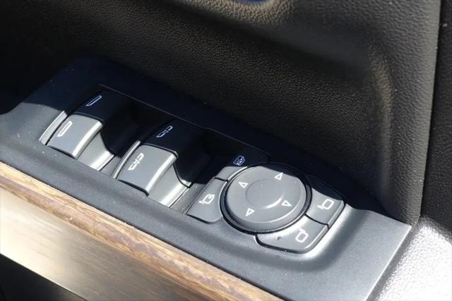 2022 Chevrolet Silverado 1500 4WD Crew Cab Short Bed High Country