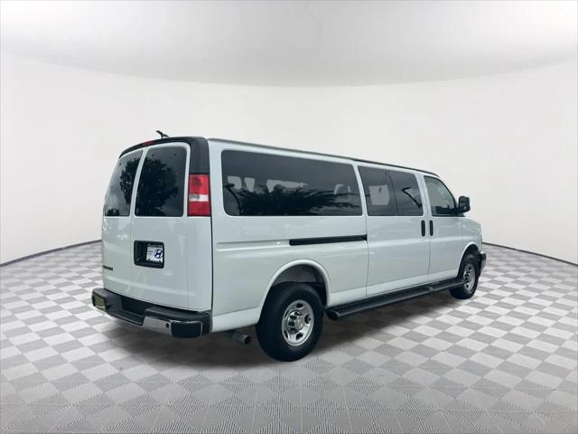 2025 Chevrolet Express Passenger RWD 3500 Extended Wheelbase LT