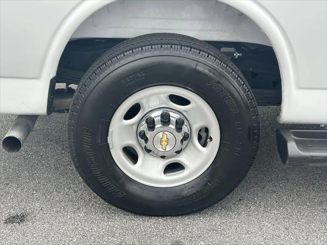 2025 Chevrolet Express Passenger RWD 3500 Extended Wheelbase LT