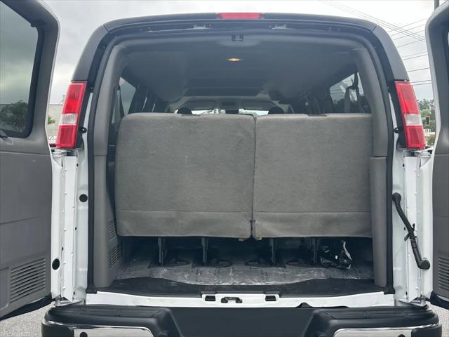 2025 Chevrolet Express Passenger RWD 3500 Extended Wheelbase LT