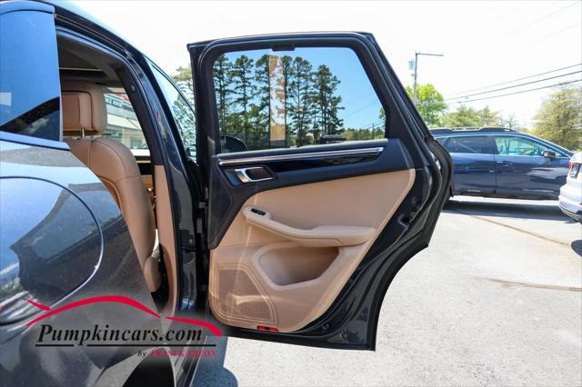 2023 Porsche Macan T