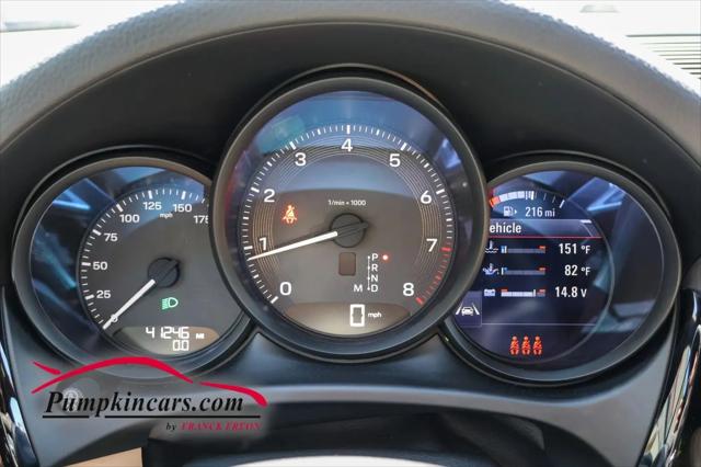2023 Porsche Macan T