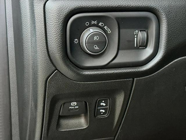 2022 Ram 1500 Big Horn Crew Cab 4x4 5'7" Box