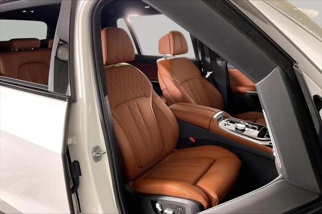 2027 BMW X7 M60i
